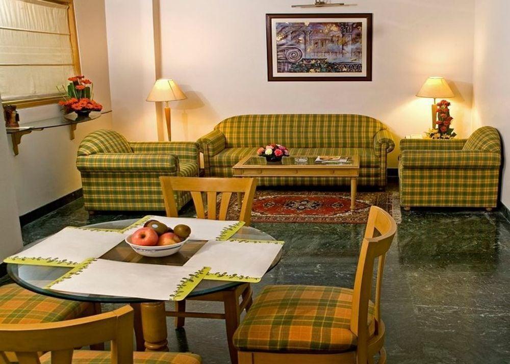 Savoy Suites Noida Exteriör bild